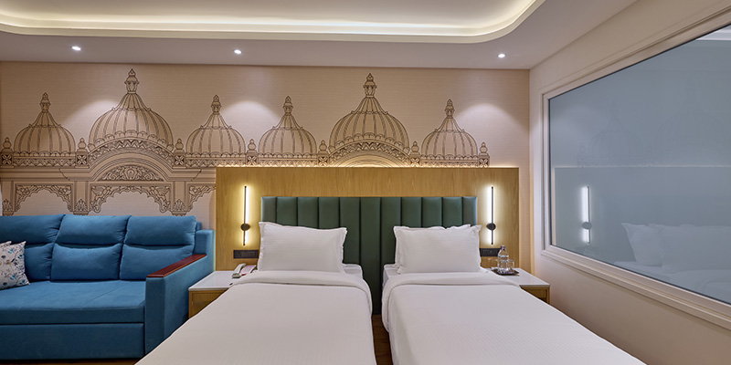 Twin guest room